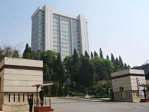 1、云南省人民政府辦公園區(qū)監(jiān)控報(bào)警系統(tǒng)升級(jí)改造項(xiàng)目500px.jpg